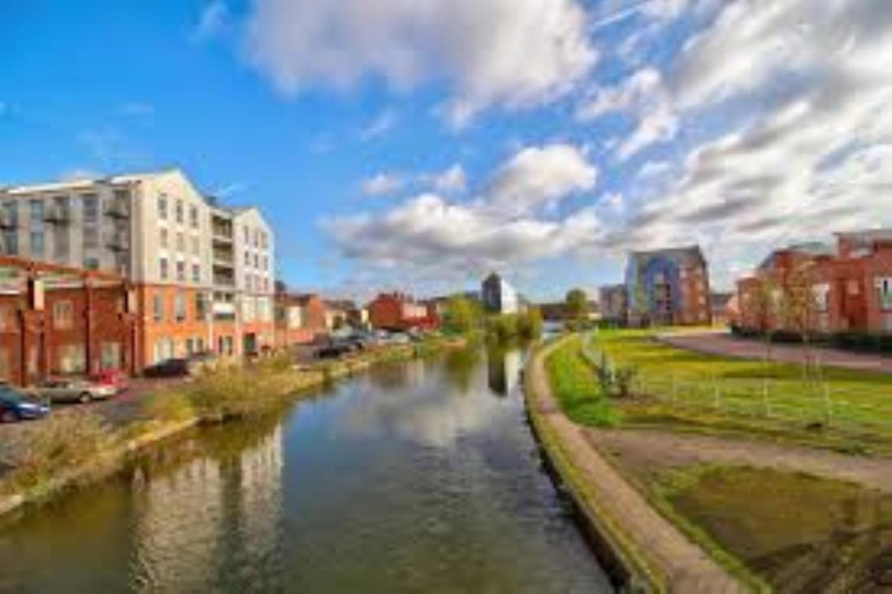 Ecohome On The Canal In A Historic Site Near City Ковентри Экстерьер фото