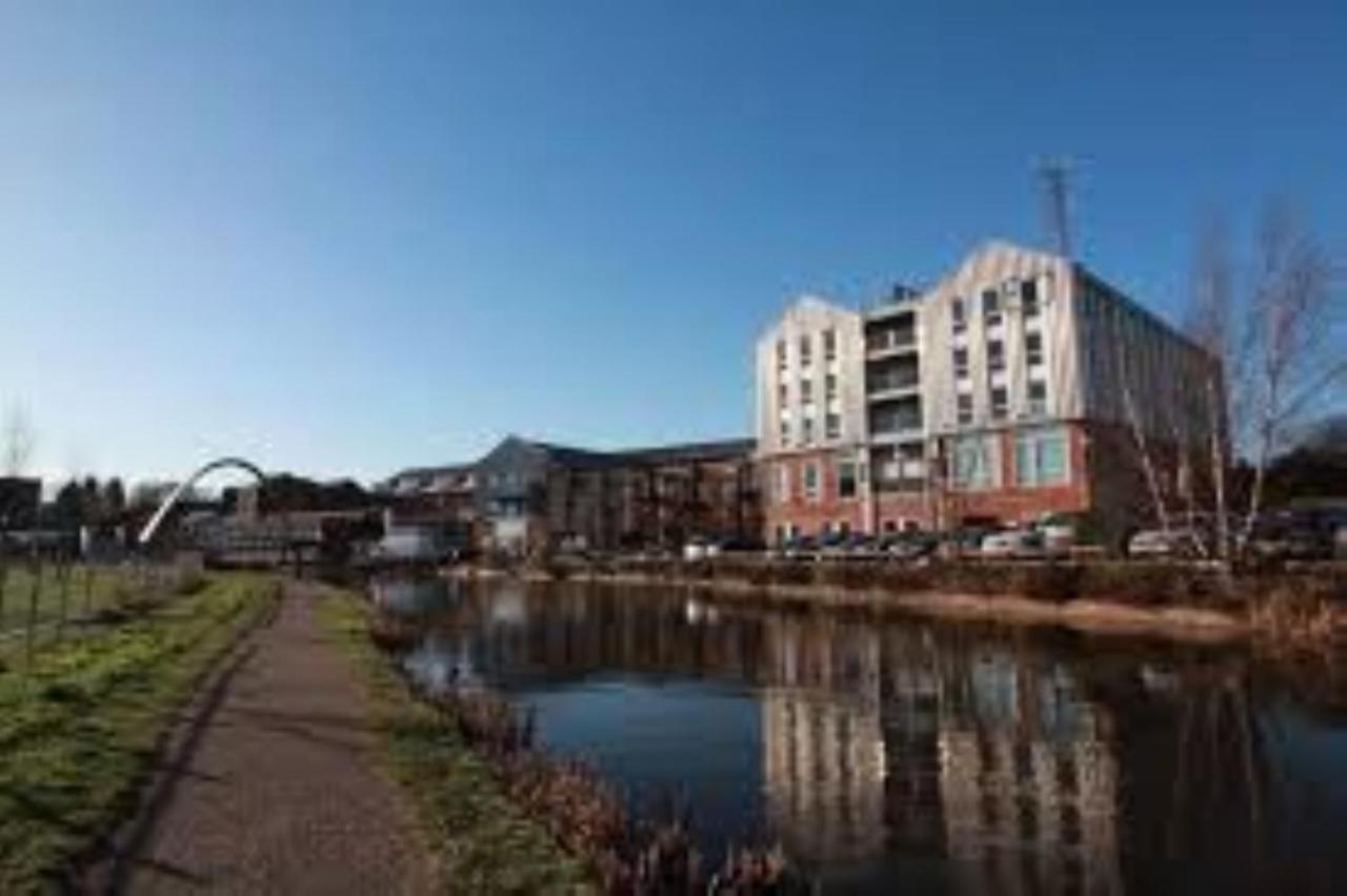 Ecohome On The Canal In A Historic Site Near City Ковентри Экстерьер фото